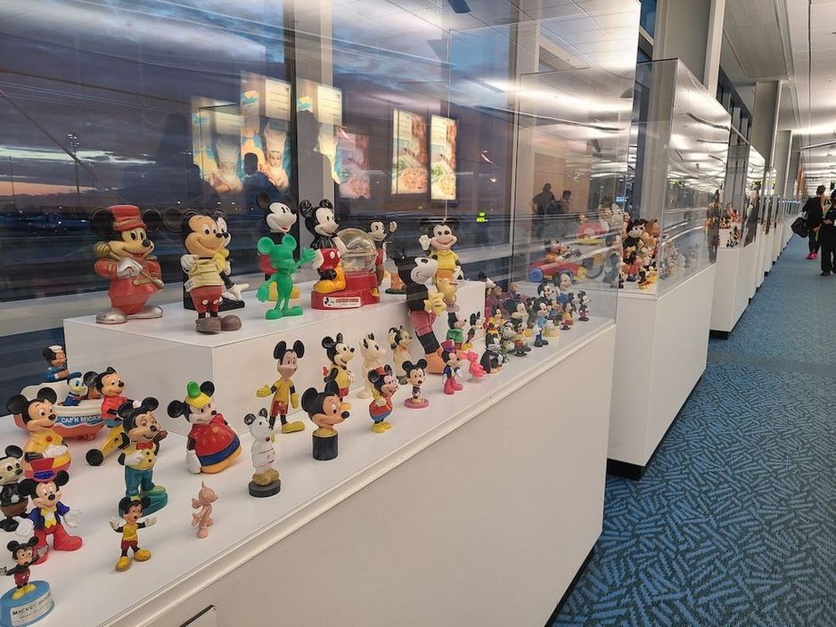 温哥华国际机场的迪士尼角色