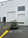 南素里靠近99号高速 1800尺商业仓库出租