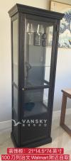 黑色玻璃装饰柜；出闲置