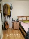 南本拿比 house的半地下室朝东一房