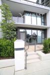 Metrotown 新的townhouse（三房加书房共三层 面积1510）出租