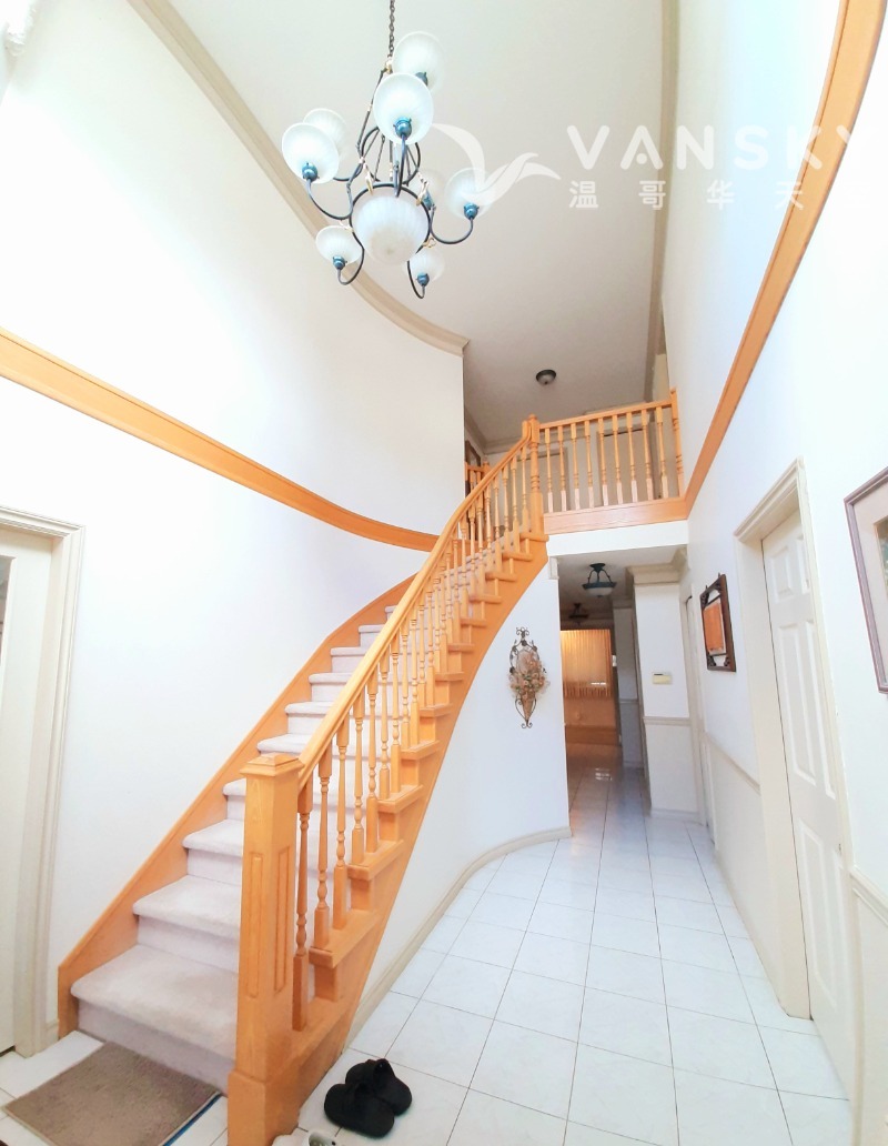 250209153236_240420_Hall.jpg