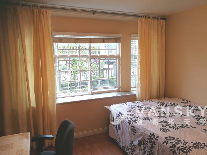 250408143400_Bedroom1.jpg