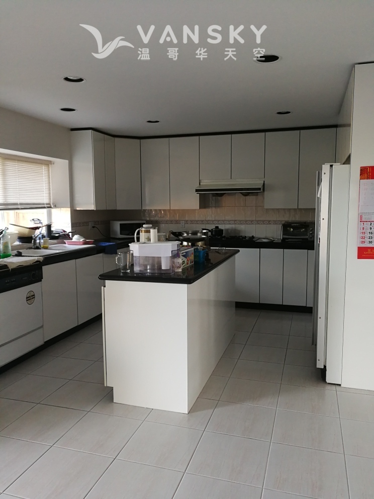 250513152345_kitchen.jpg