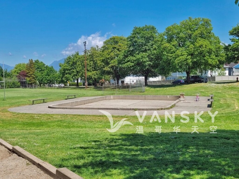 250610225429_Renfrew-community-park-playground-wading-pool.jpg