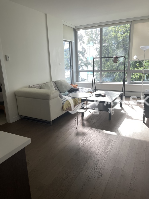 SFU山上公寓两房两卫整租