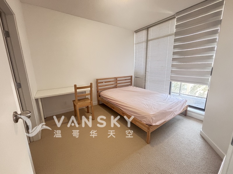 Richmond市中心公寓出租主臥套房(限女生) 