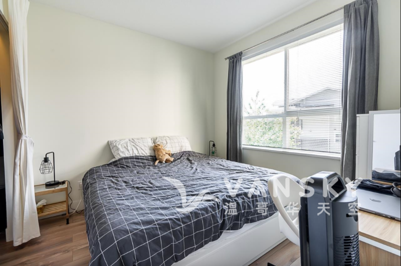 251027195319_Bedroom-1.png