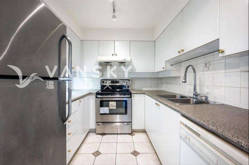 260422225105_Kitchen.jpg