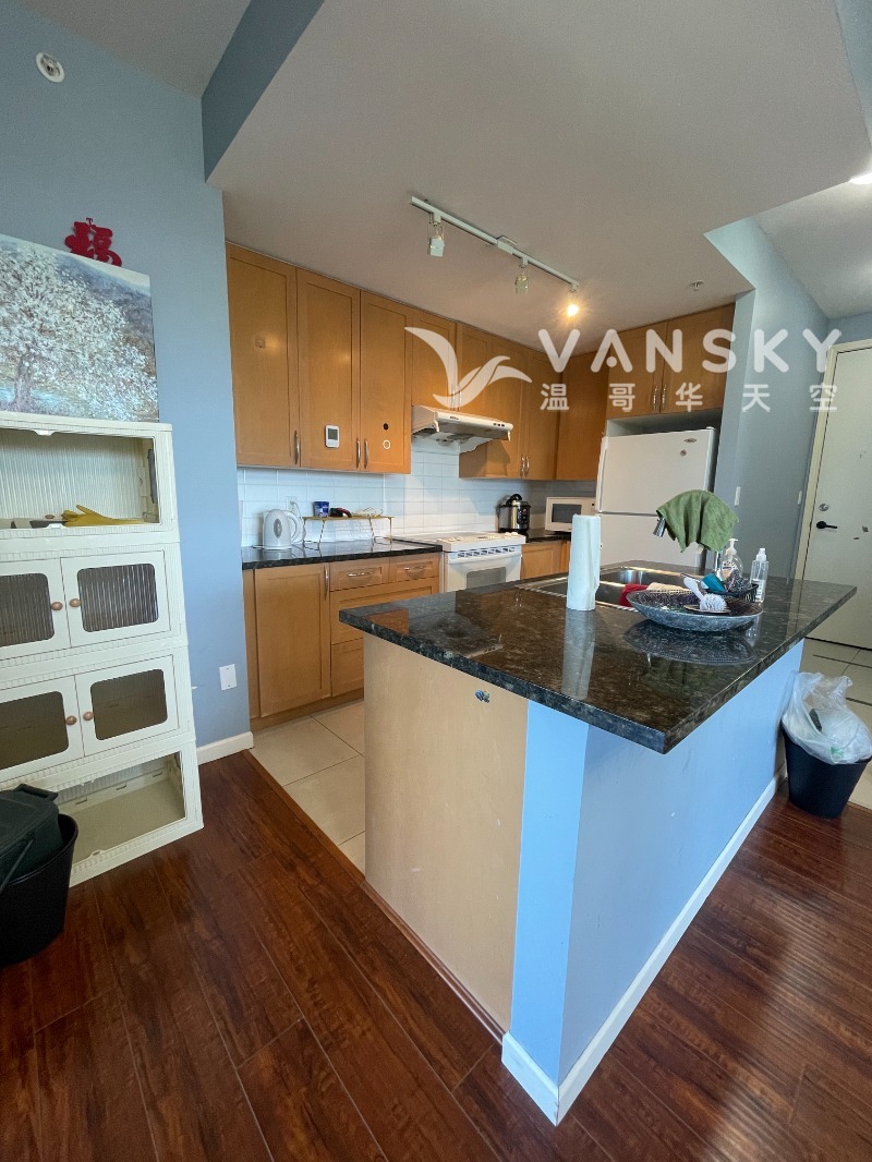 260511225643_kitchen.jpg