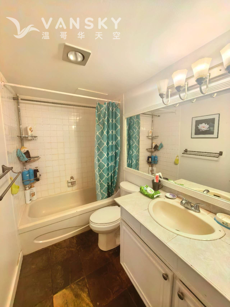 260527103223_bathroom.jpg
