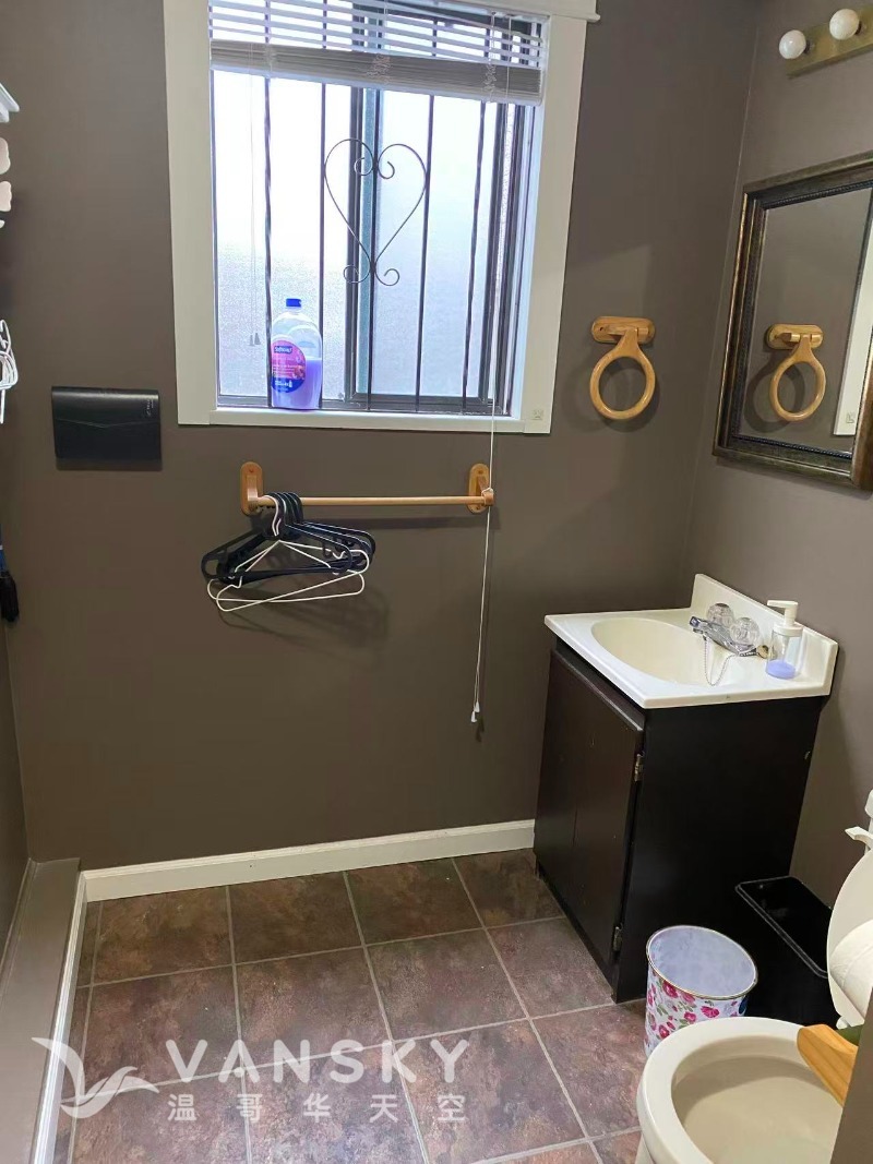 260618225822_bathroom.jpg