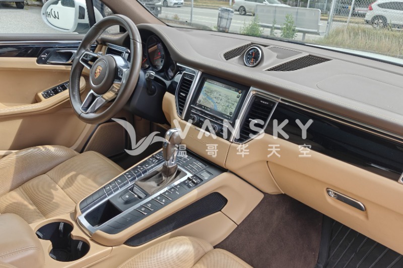 260715112135_2016-Porsche-Macan-2124096396454327.jpg