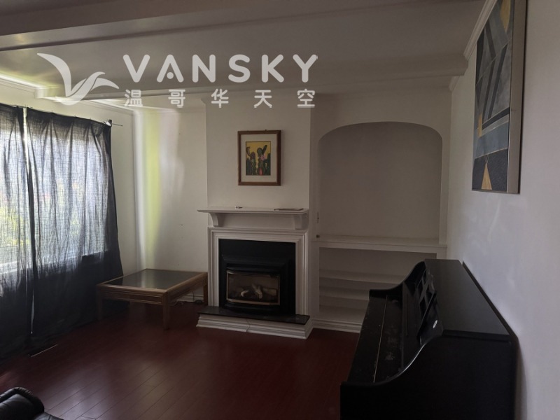 260715215749_06_living_room_angle.jpg