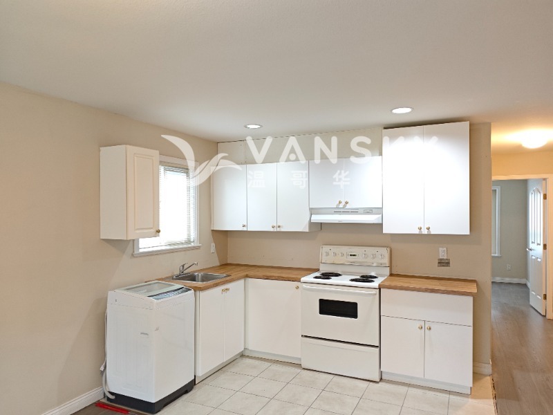 260716210030_kitchen.jpg