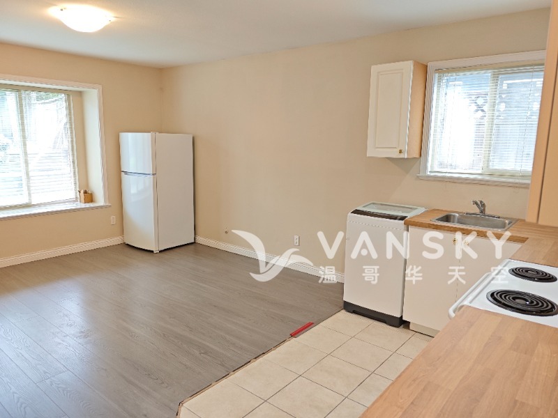 260716210031_kitchenlivingroom.jpg