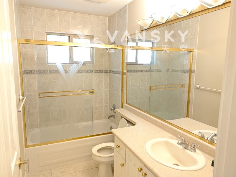 260716210031_washroom.jpg