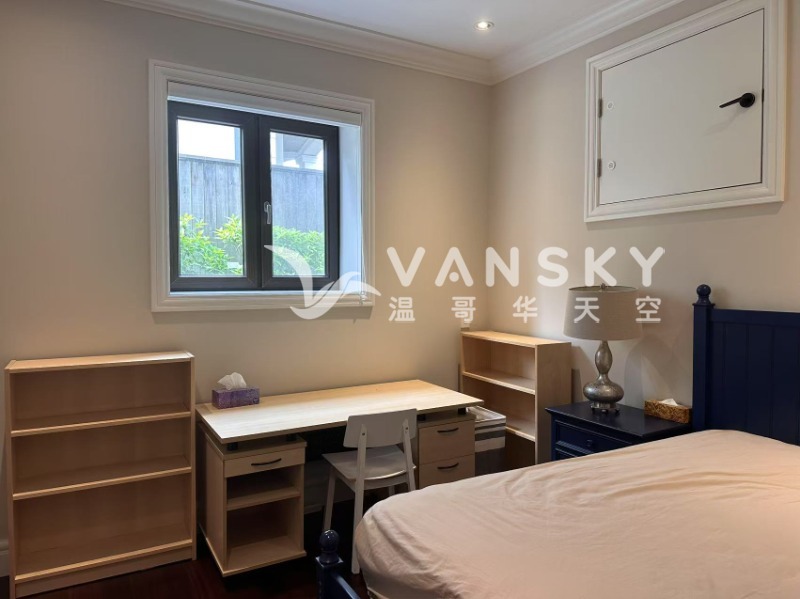 260720232234_bedroom.jpg
