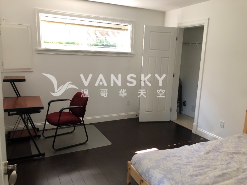 260808124017_bedroom.JPG