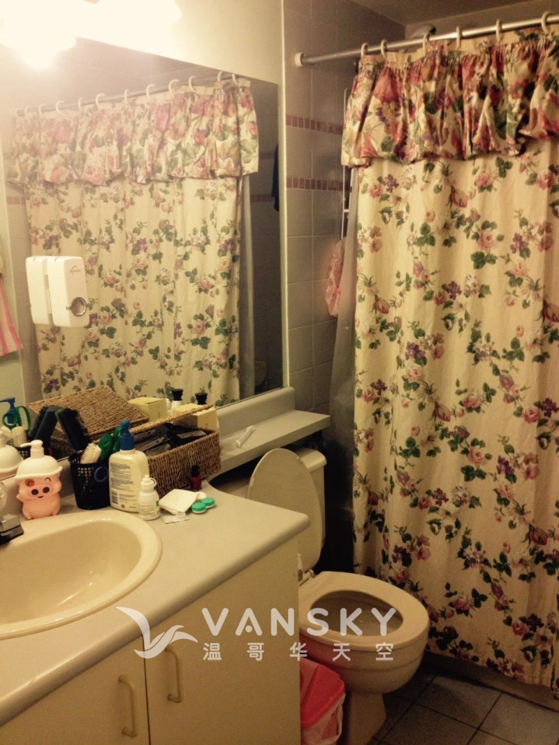 260819173420_washroom.jpg