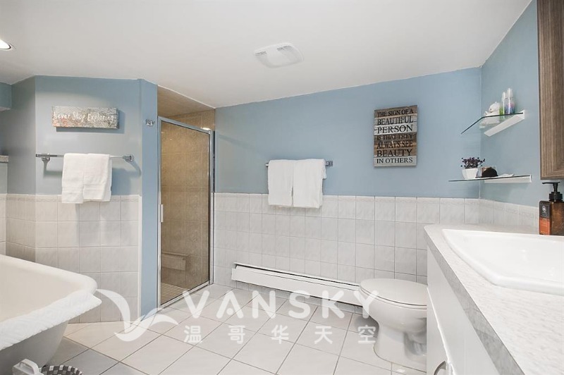 260820152549_bathroom.jpg
