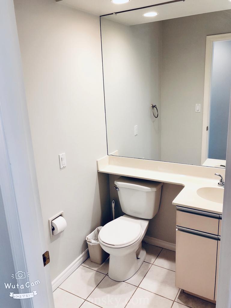 201029064911_PowderRoom.JPG