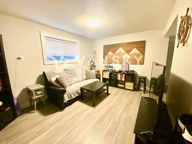 260609184804_Livingrm.jpg