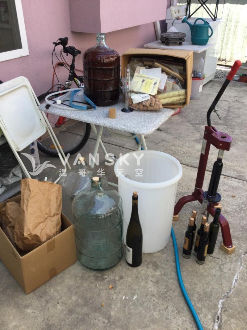250526172733_wineMaking_4.jpg