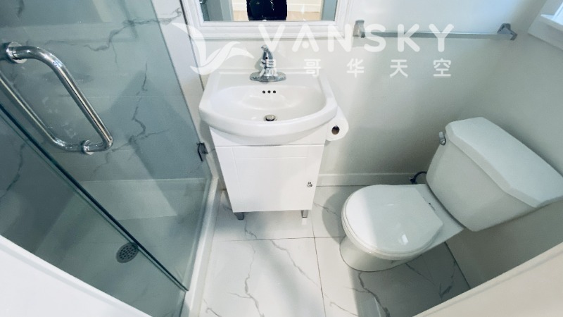 260731225700_Ensuite_Bath.jpg