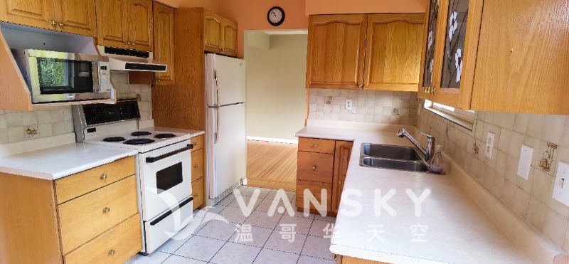 260520220123_Kitchen.jpg