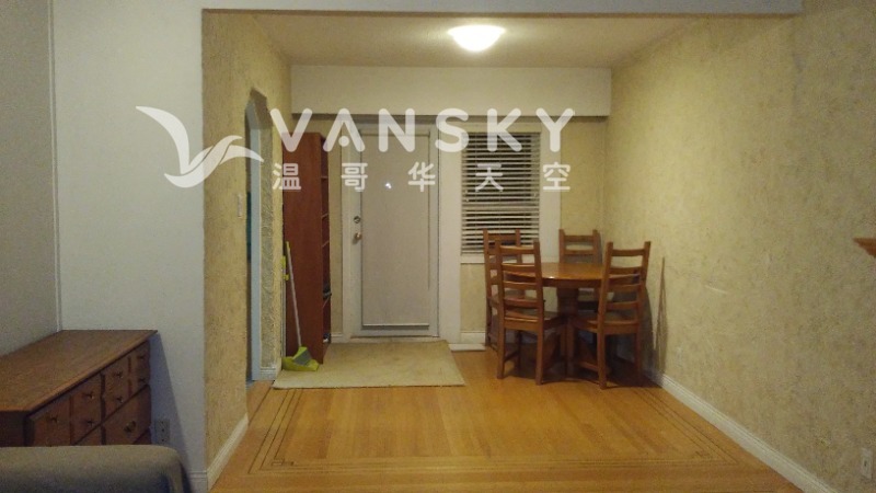 250728191232_661_Main_LivingRm_2.jpg