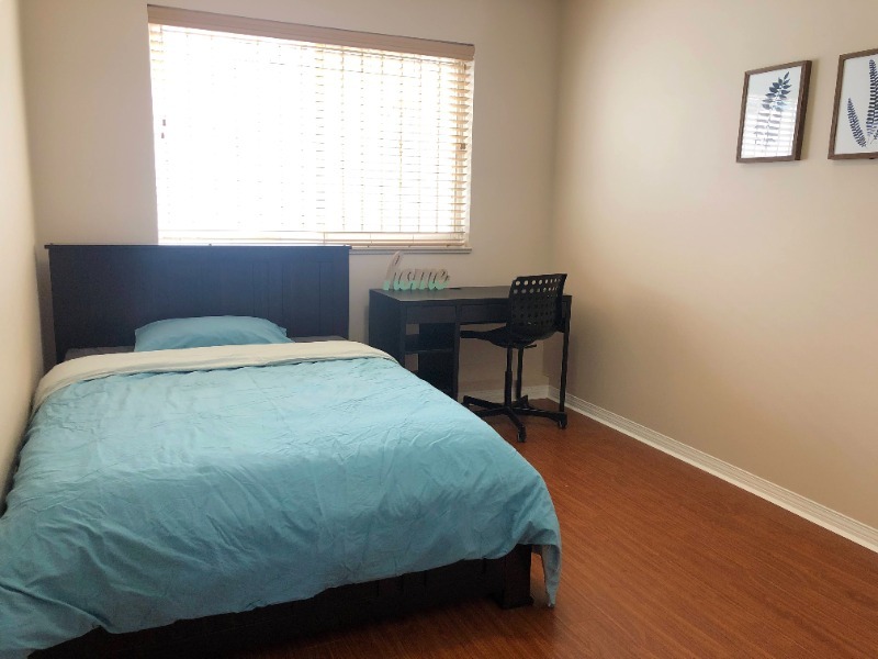 250130145326_bedroom.jpg