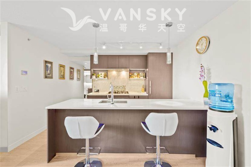 250429234736_Kitchen.jpg