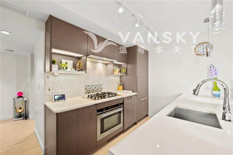 250429234736_Kitchen2.jpg