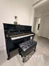 钢琴回流甩卖，可议价，不负责送货，带琴凳，可以用到十级