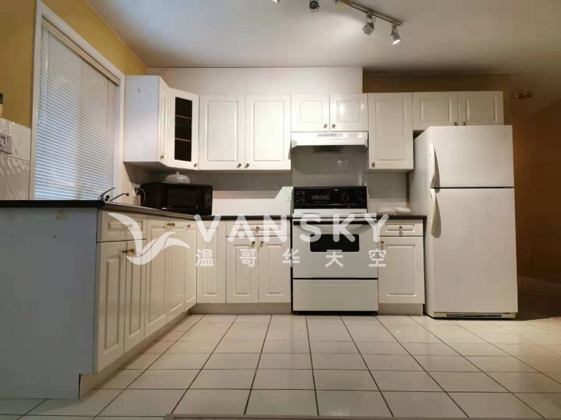260811170808_kitchen.jpg