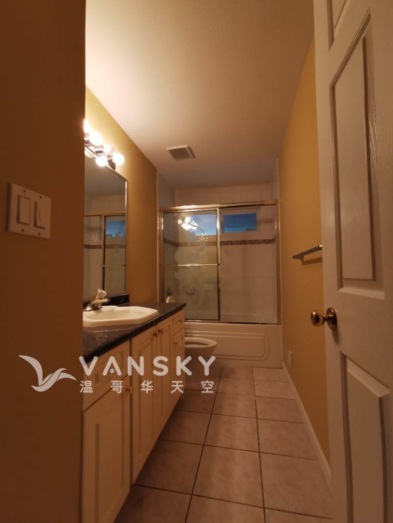 260811170917_bathroom2.jpg