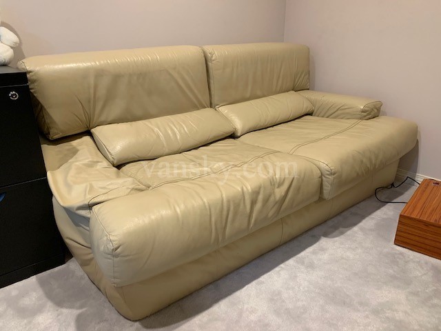 190621215618_sofa.jpg