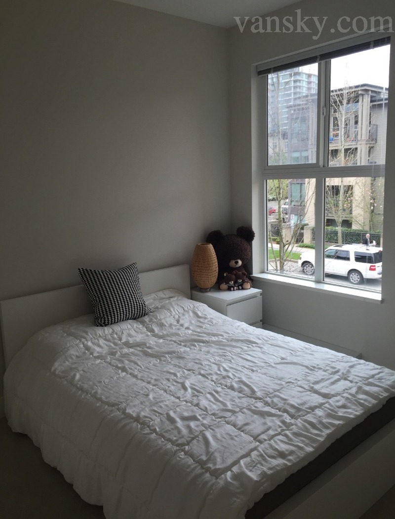 201124212918_bedroom1.jpg