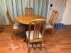 圆形松木餐桌