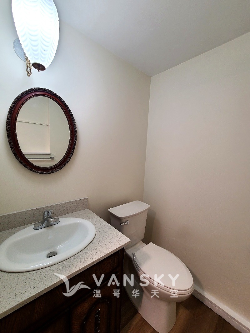 251210214500_bathroom_rental_ready.jpg
