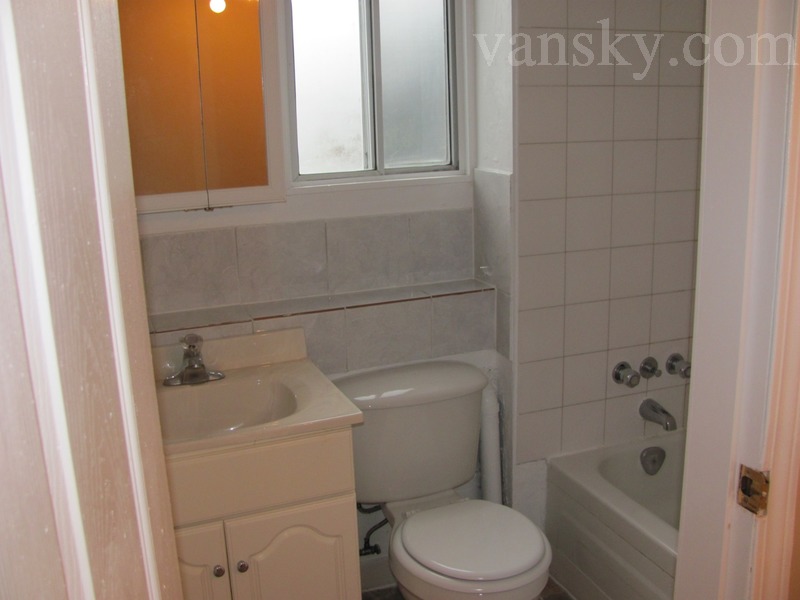 201102085527_house-washroom.JPG