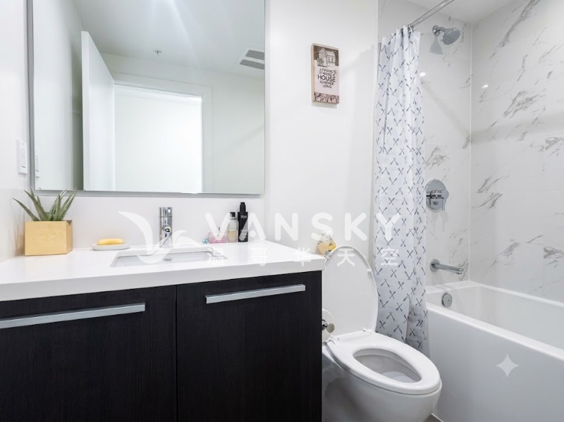 260611000453_Main_Bathroom_3.jpg
