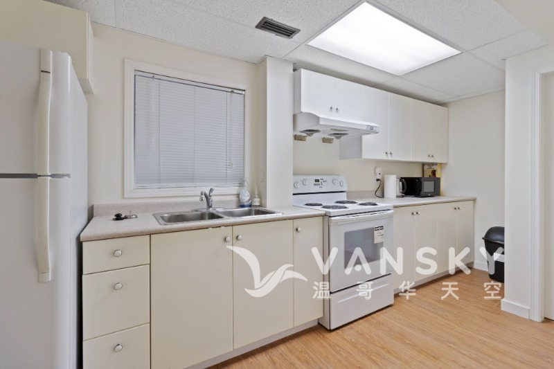 260805210005_22-web-or-mls-22.jpg