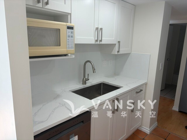 260511125835_kitchen.jpg