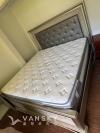 King Size 轻奢风  卧室套装出售床架 + 五斗柜 + 床头柜